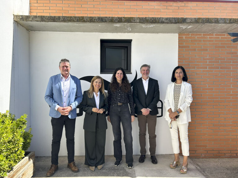 Lee más sobre el artículo La Diputada Ana Alós, conoce de cerca nuestro modelo de vivienda y empleo